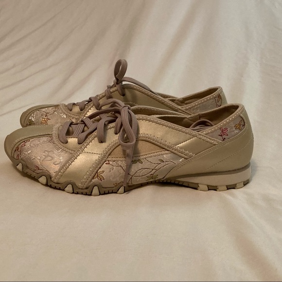 New Floral SKECHERS Metallic Waterlily Lace Ups - Picture 5 of 14